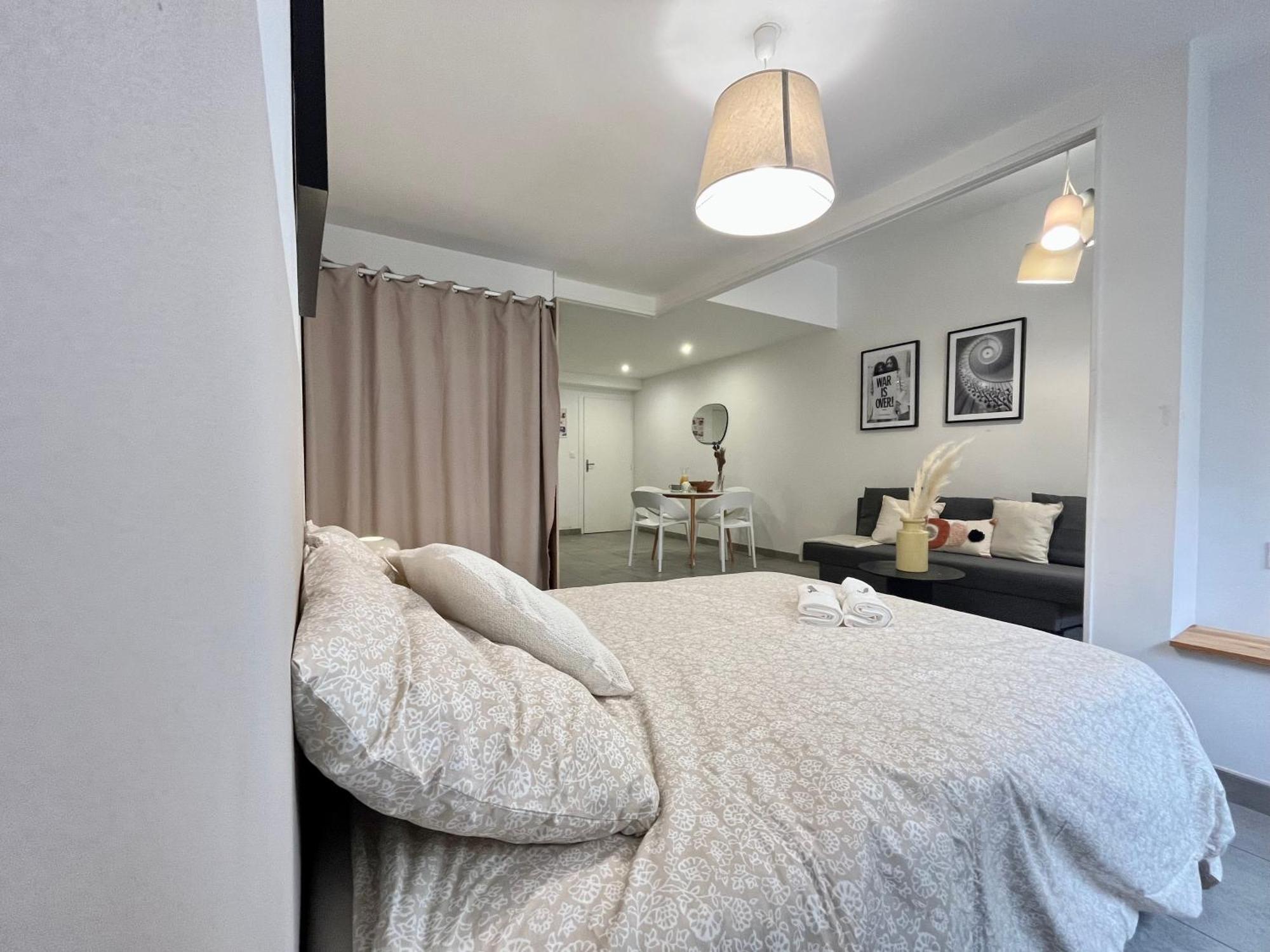Suite Danbury Лион Екстериор снимка