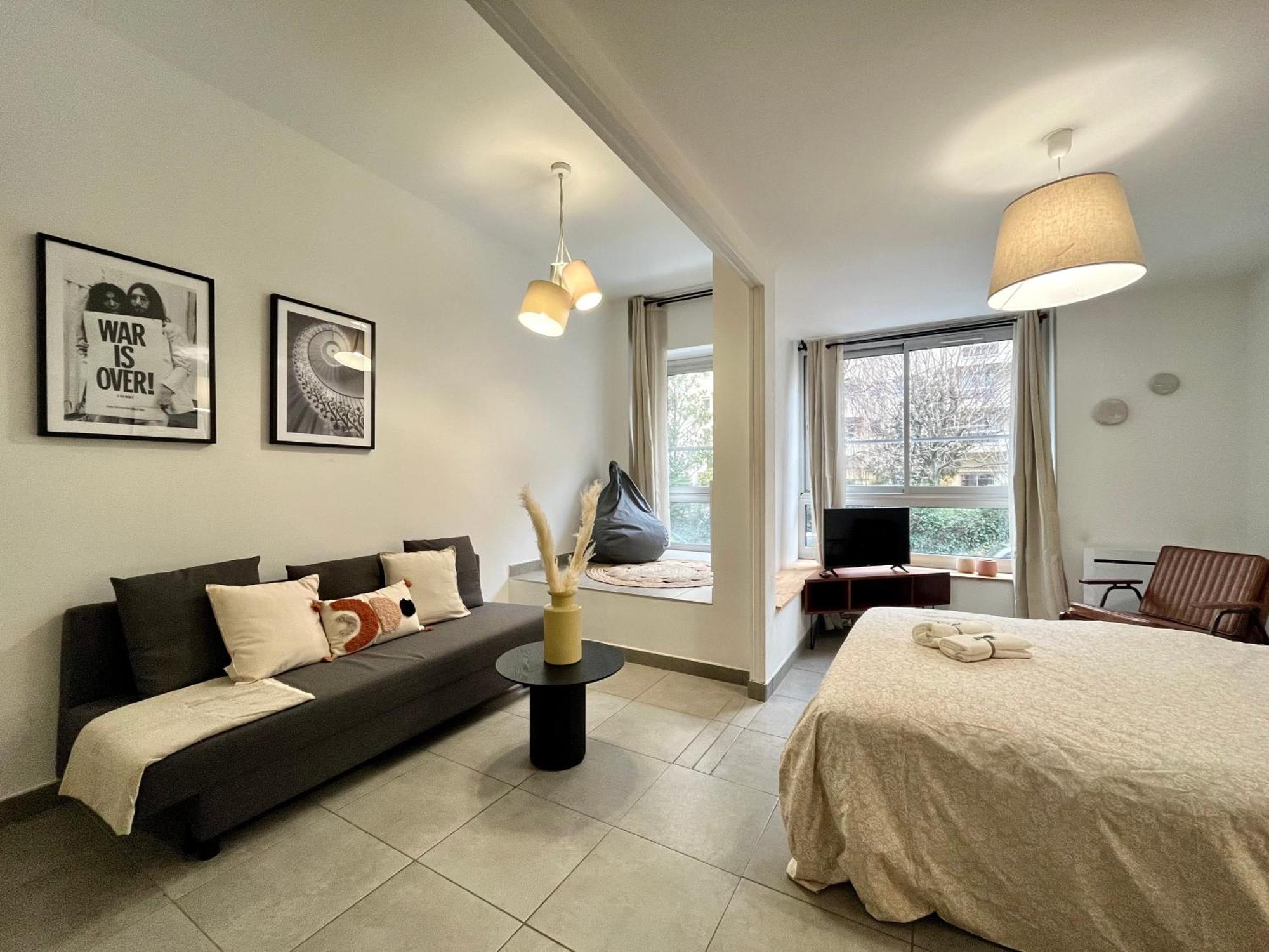 Suite Danbury Лион Екстериор снимка