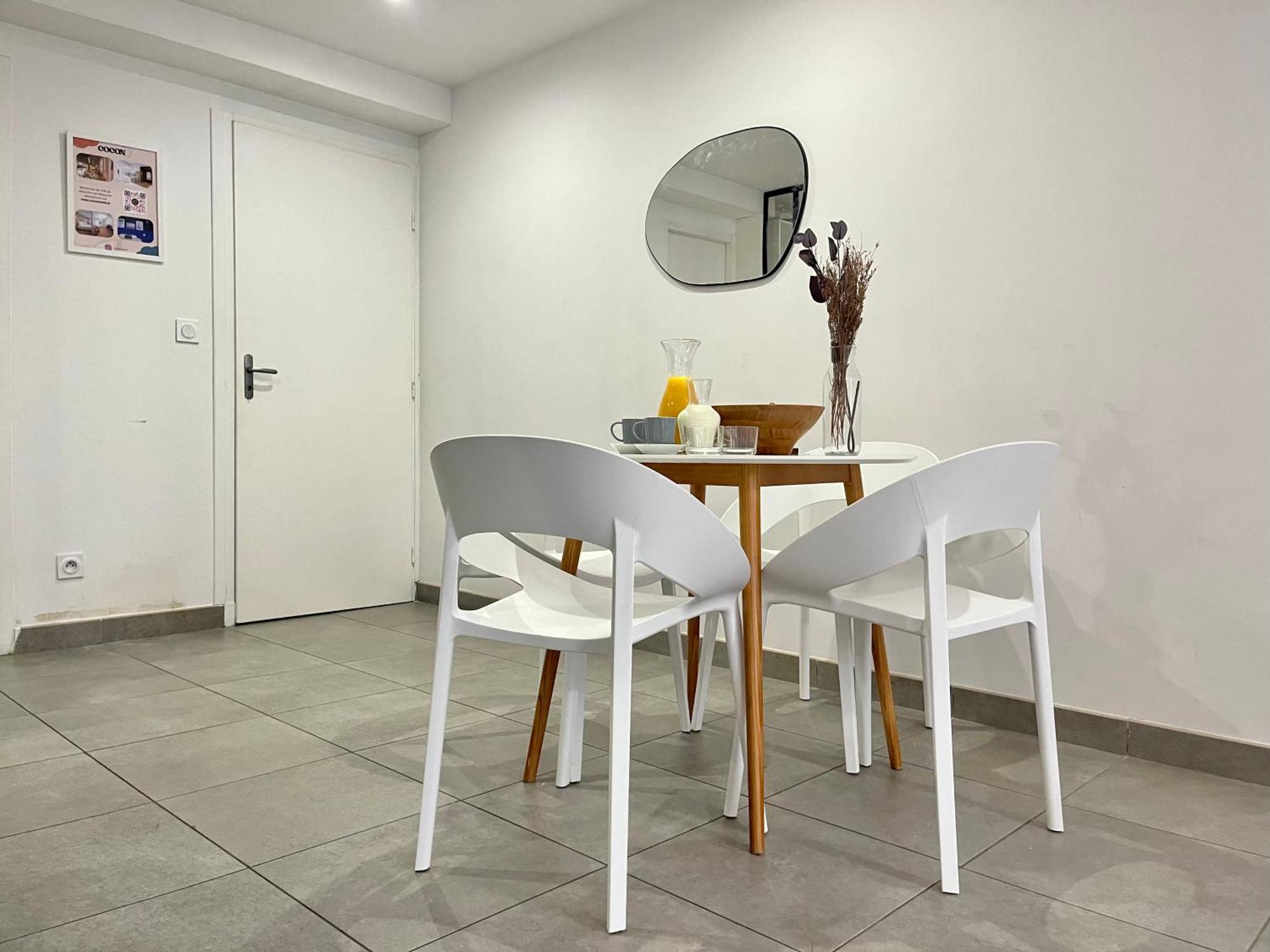 Suite Danbury Лион Екстериор снимка
