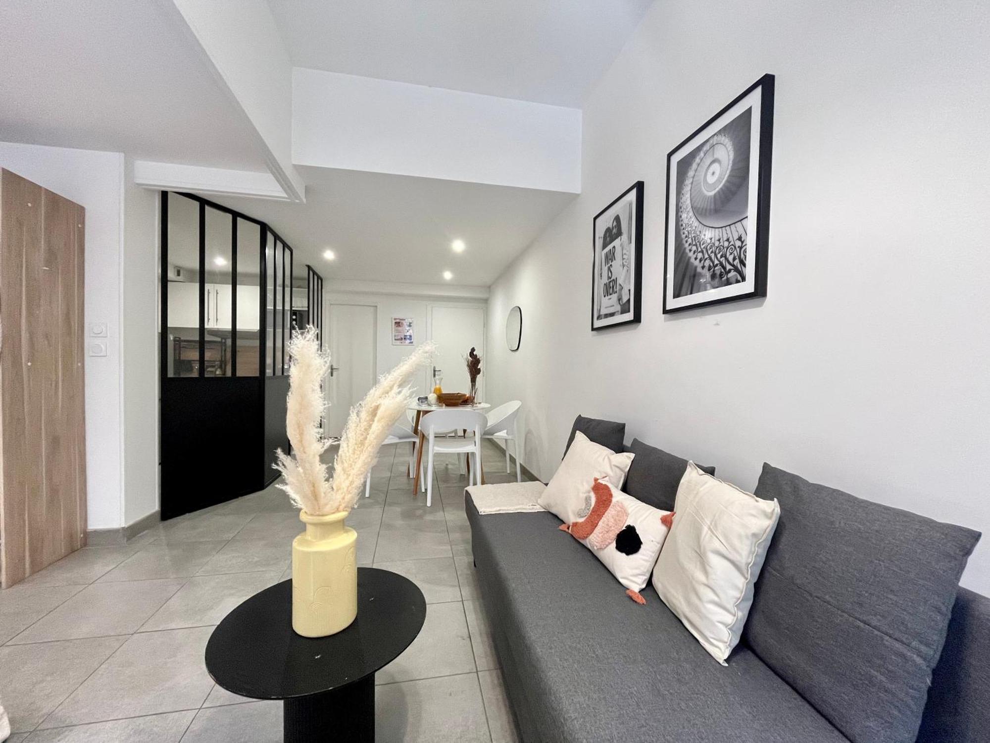 Suite Danbury Лион Екстериор снимка