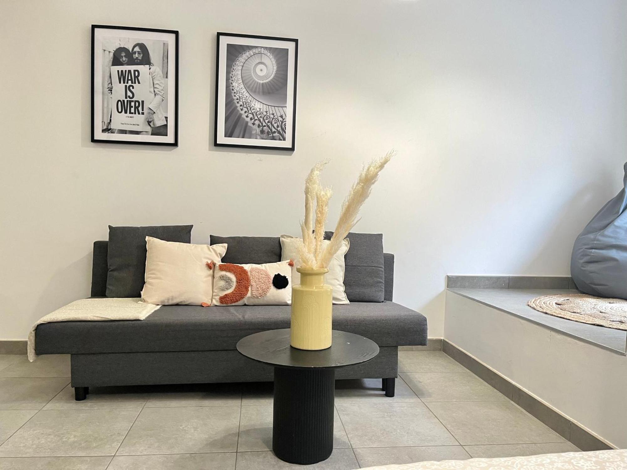 Suite Danbury Лион Екстериор снимка