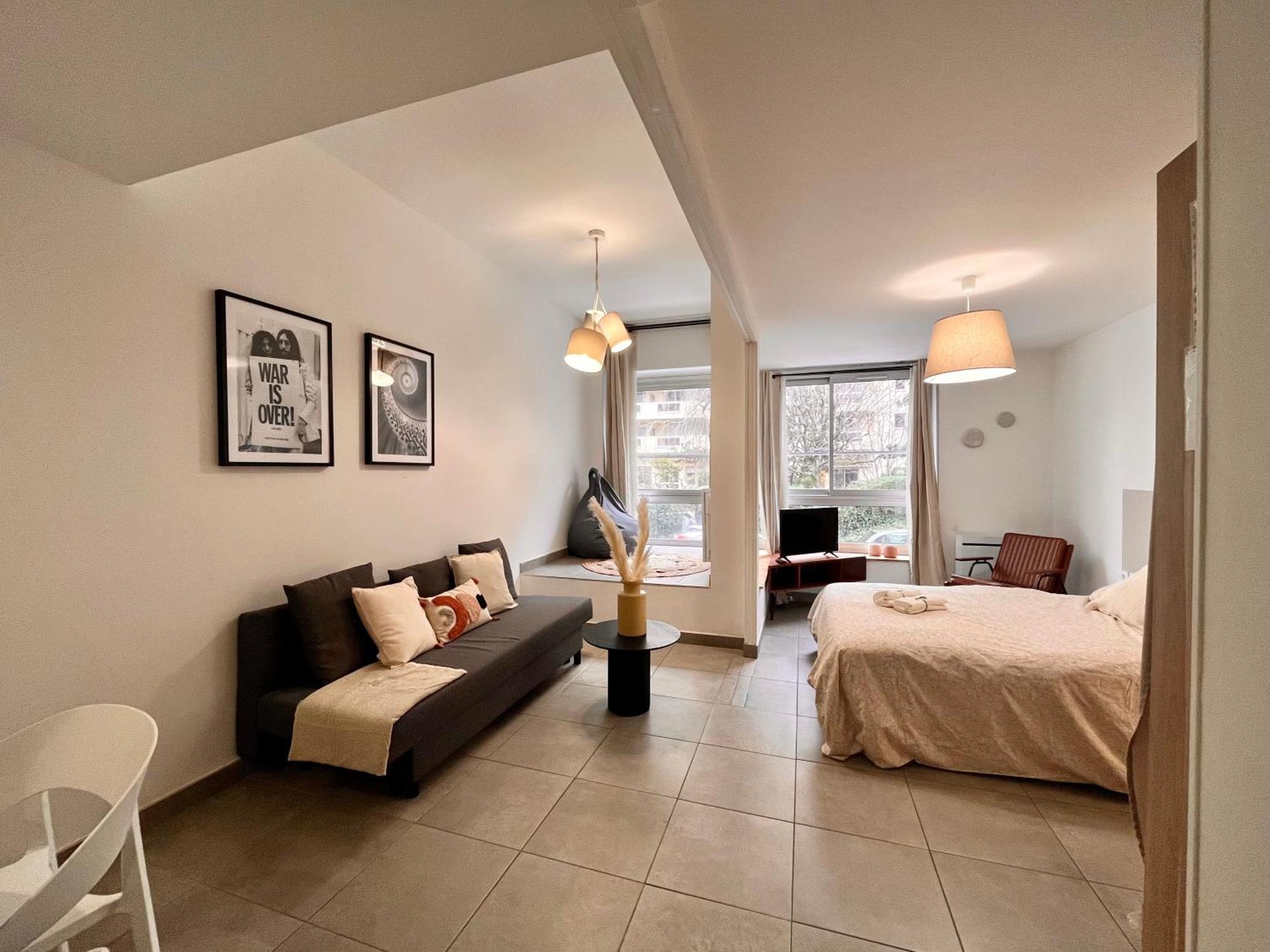 Suite Danbury Лион Екстериор снимка