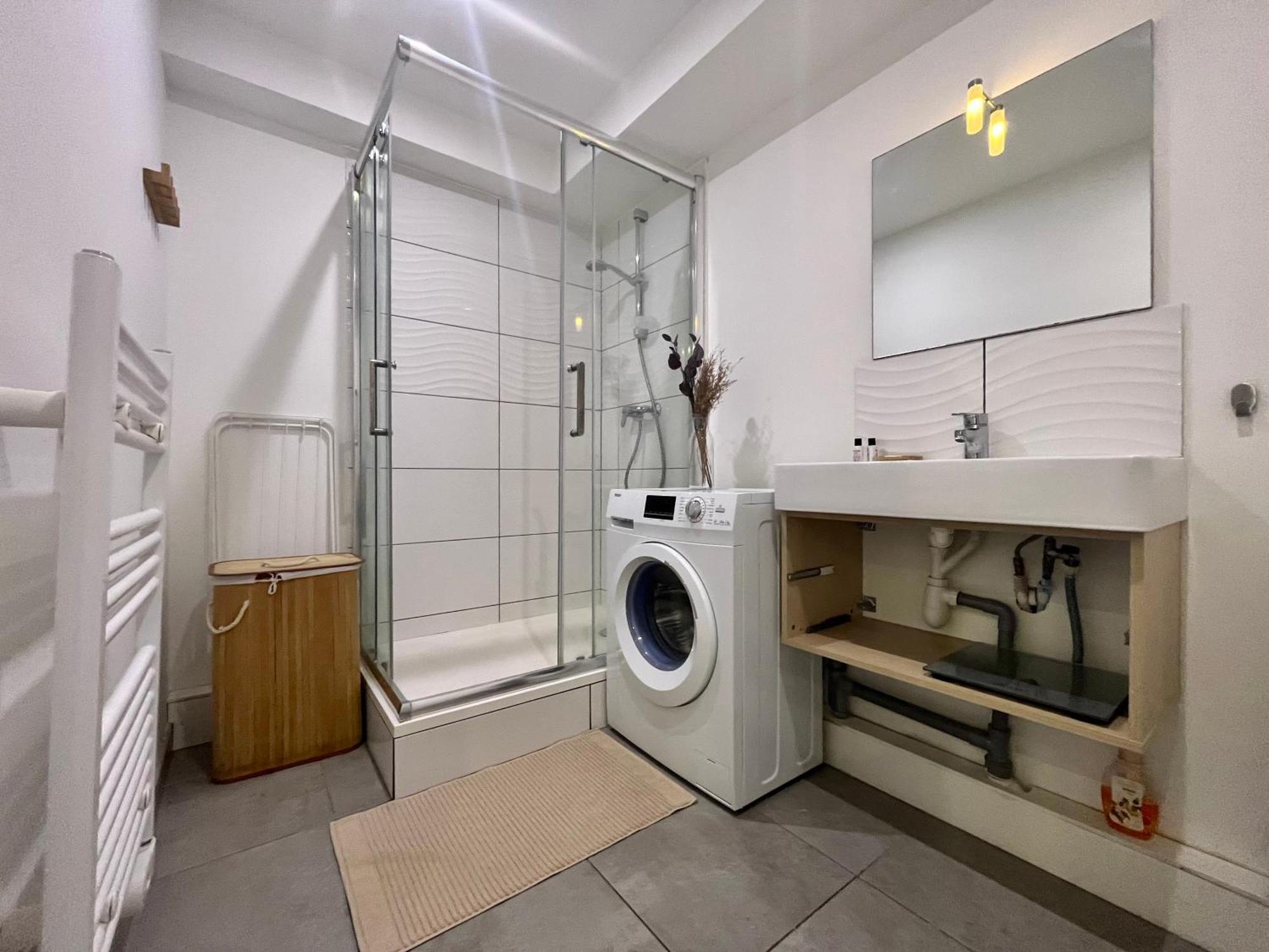 Suite Danbury Лион Екстериор снимка